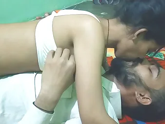 Discern as A this Indian matured wifey gets drilled unconnected with a youthful