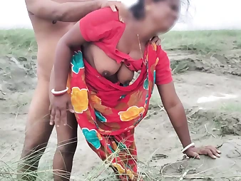 Supah hot Housewife In Red Saree Gets Sloppy Talked & Nailed While Getting