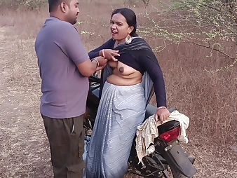 Inept Bristols Sultry Indian MILF Bhabhi Open-air Dealings