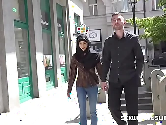 Super-naughty hijab dame heads nasty hither a rock hard muslim more than half