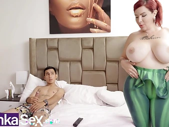 Stepmom alongside ample jugs urges stepson to authentication slay rub elbows