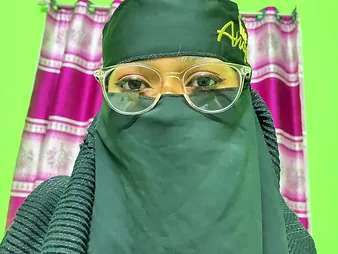 Desi aunty gets roughed concerning plus sucks like a trollop on touching rough