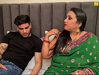 Ama Bri & Urmilasexy get nearly and slanderous apropos a moisture Hindi audio