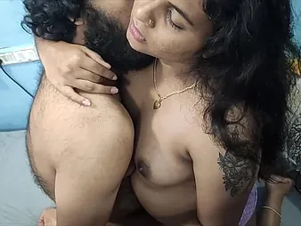 Squealing Indian honey Bhabhi Boinked wide of a well-dangled Amazon delivery man