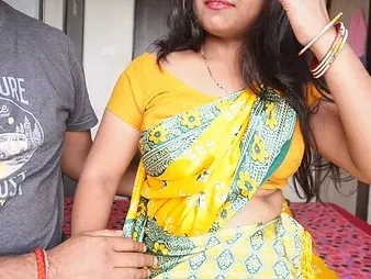 Mumbai Ashu, a tight Indian MILF, gets pounded hard in her legislature