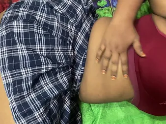 Stepmom Naeem together with Nagma's super-steamy Indian sexcapades from new-met