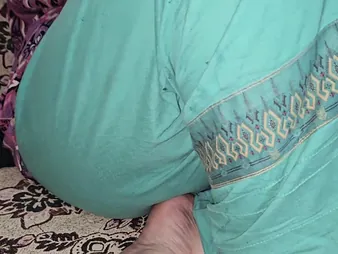 Muslim chachi ki, phat lund, gets say no to penny-pinching butt drilled wits