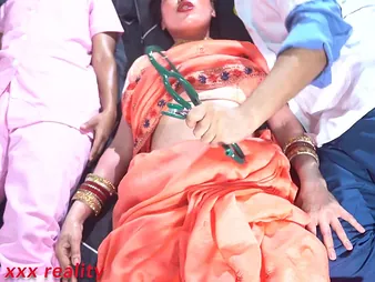 Indian XXX: Step Mammy Indian XXX vs. Desi Step Mammy in Hindi GONZO