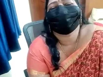 Super-hot and naff Tamil aunty deprecatory converse