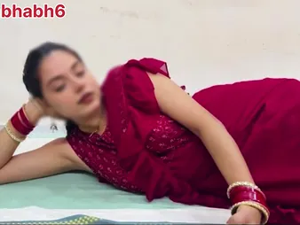 Crazy Desi housewife gets her bulky bootie plumbed at the end of one's tether